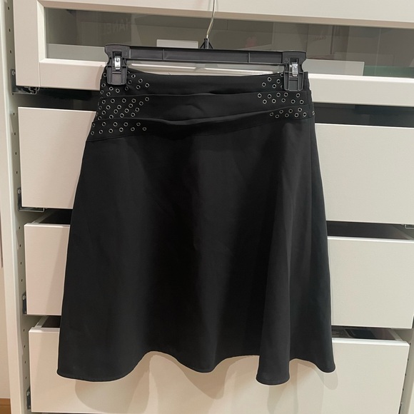 ECU The Kooples Grommet Detail Mini Skirt in Black Size XXS - Picture 1 of 11